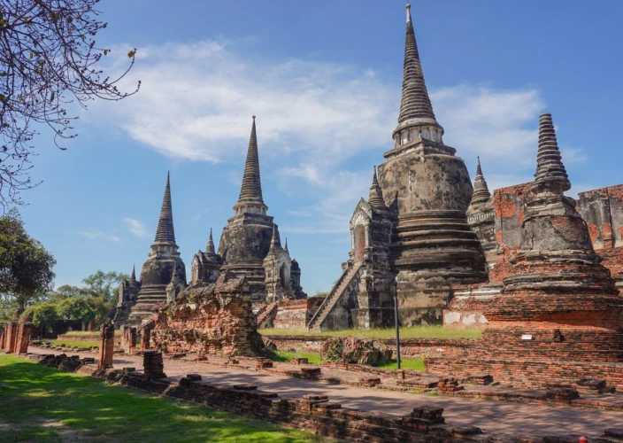 De Tailandia a Camboya - Descubrimiento del parque histórico de Ayutthaya en tuk-tuk y traslado a Khao Yai - Foto del día