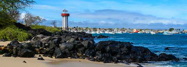 Le phare de Mann Beach à San Cristobal