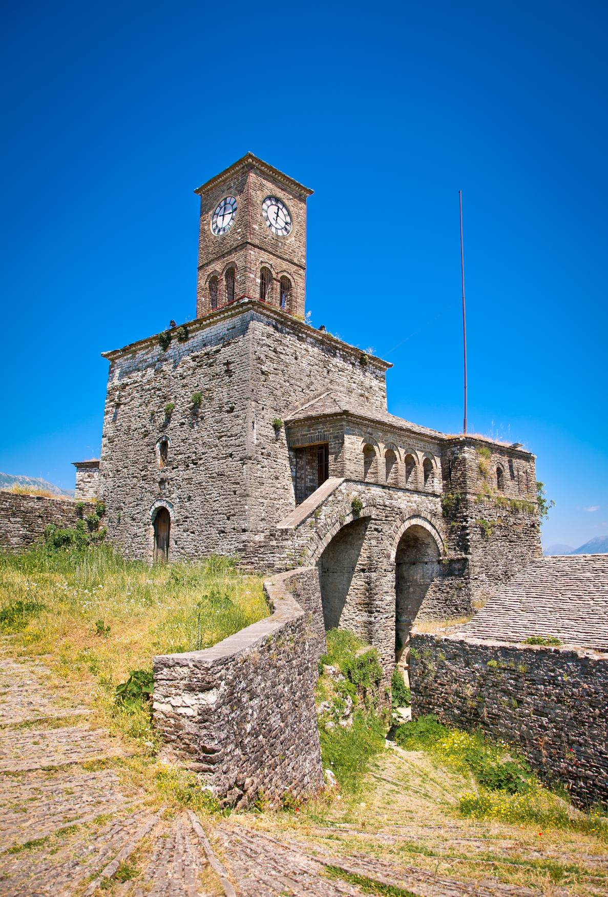 Tour de l'horloge sur la citadelle de Gjirokastra