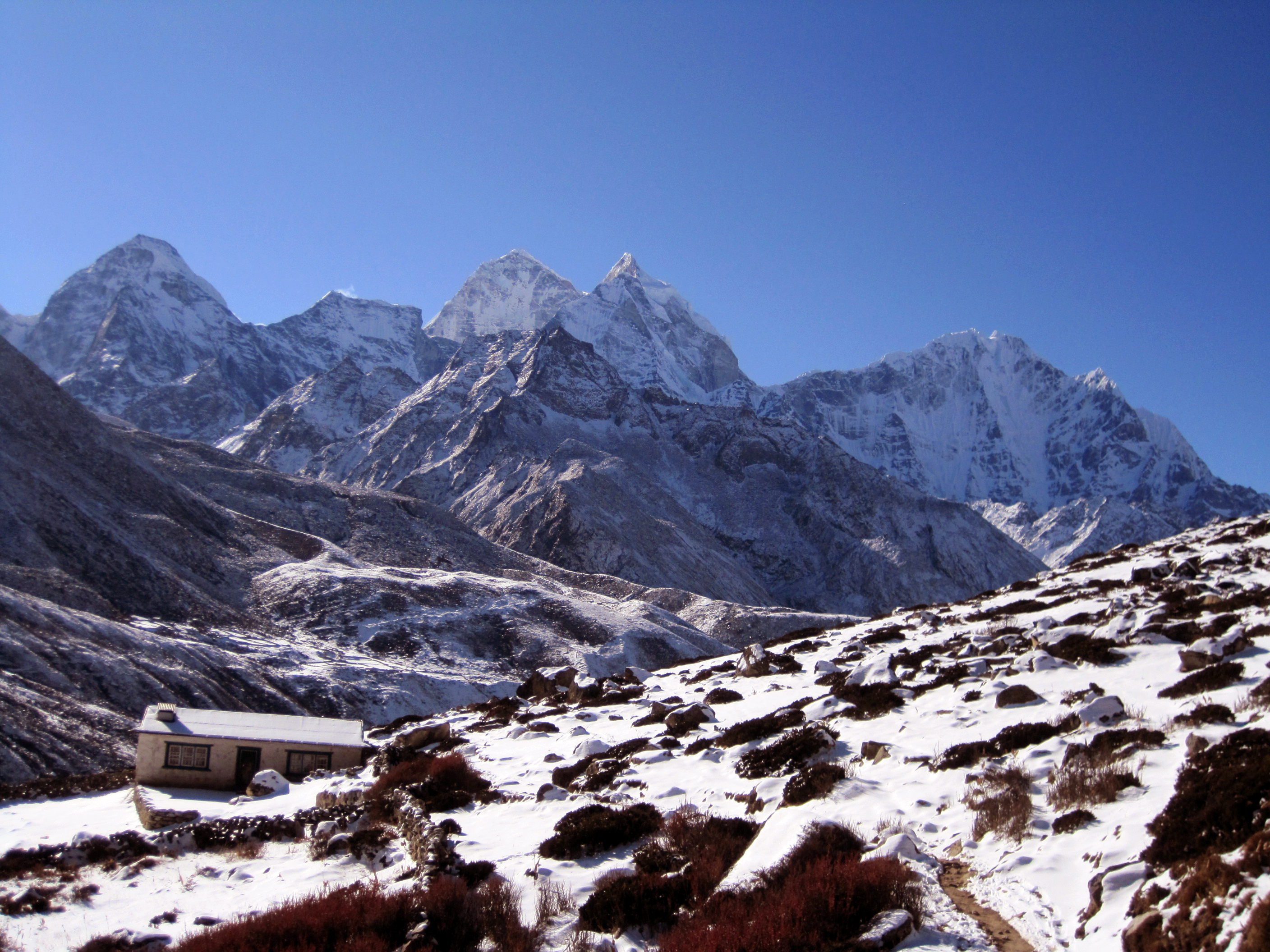 Day9 : Gokyo Valley to the Chola Pass (5,368m) to Dzonglha (5,420m)