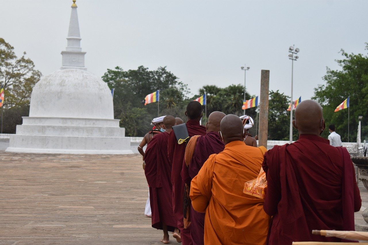 Jour13 : Trincomalee  -  Anuradhapura  (Approx. 2 hour drive)