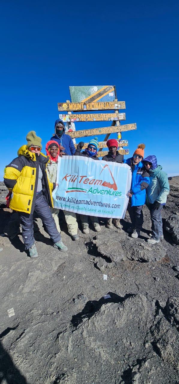 Jour5 : Barafu Camp to Uhuru Peak  to Mweka Camp